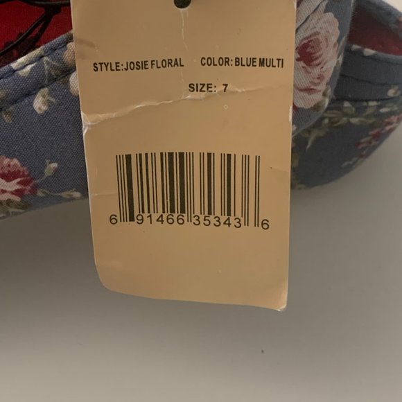 Floral Fresh Slip-on Shoes - Picture 2 of 8